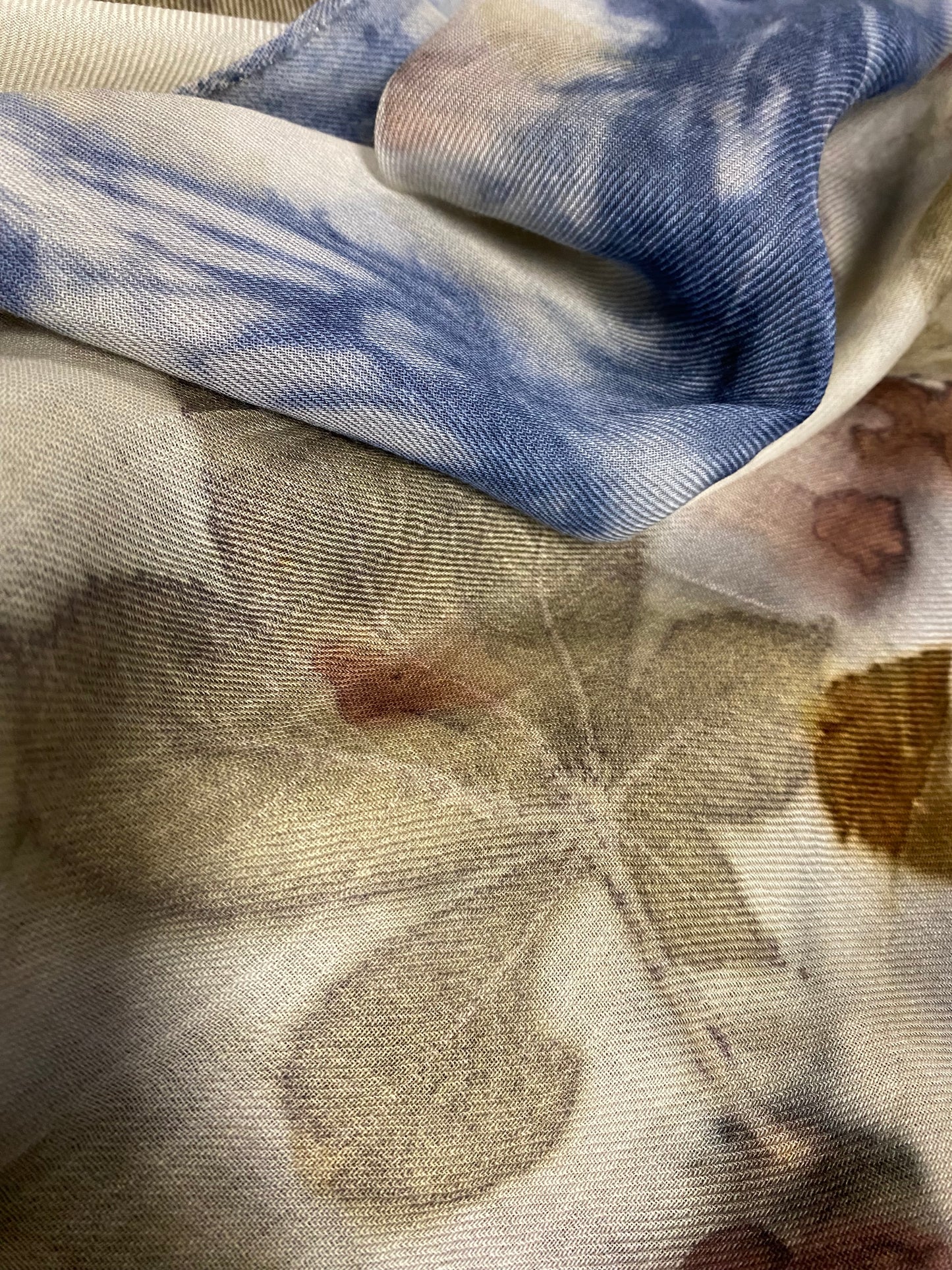 Stampa e tintura naturale maxi foulard