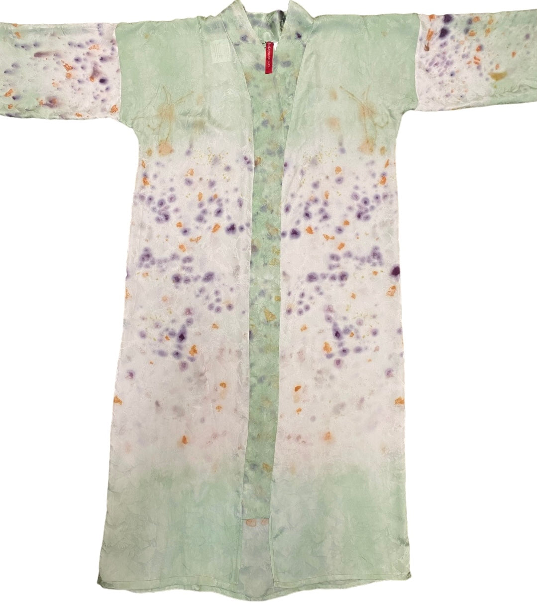 Kimono con colorazione verde alle estremità e centralmente stampe di petali di fiori