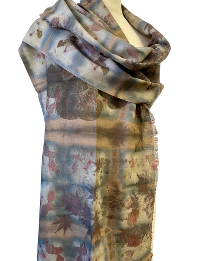 sciarpa lana stampa naturale con toni del marrone e del blu