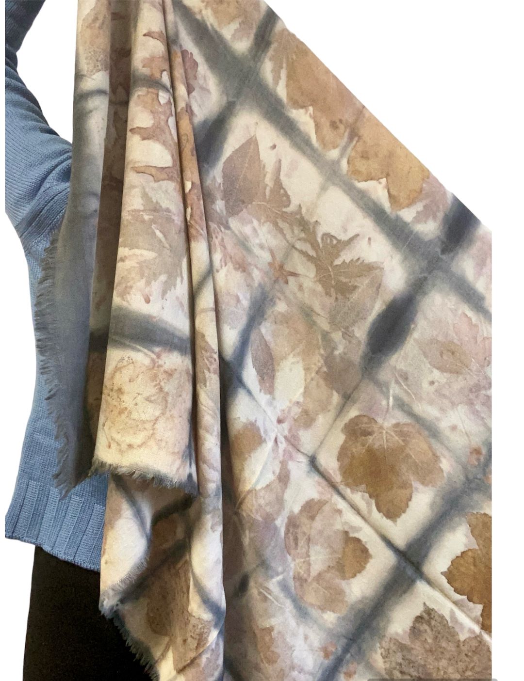 Stola in garza di lana grande cm  160x78 stampata a manoo con foglie di acero e vite americana